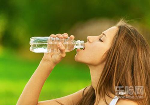 喝水能减肥吗 减肥每天喝多少水,喝水能减肥吗