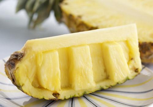 菠萝可以用糖水泡吗