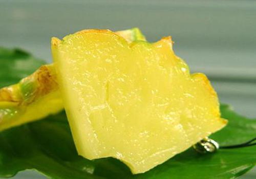 菠萝可以用糖水泡吗