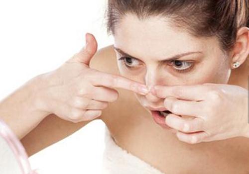 吃什么脸上容易长痘痘,容易长痘的食物,吃什么