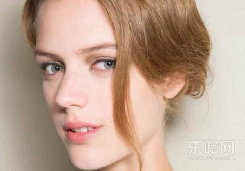 开眼角疤痕多久消失,开眼角的疤痕多久能消,开