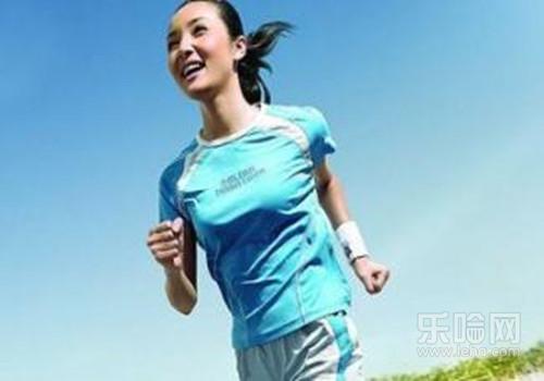 跑步后喉咙痛怎么办,跑步后喉咙疼怎么办-乐哈
