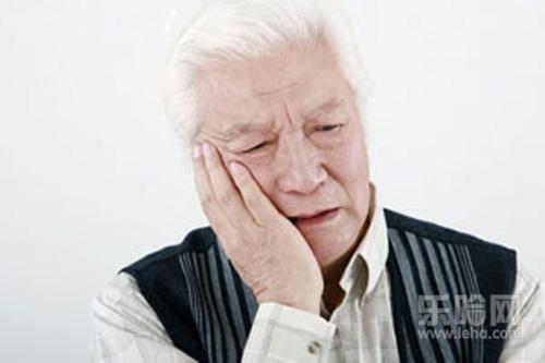 牙齿白天不疼晚上疼怎么回事,牙齿白天不疼晚