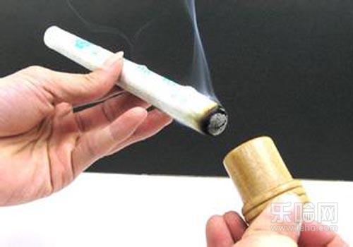 风油精治鸡眼小窍门,风油精怎么治鸡眼,怎么用