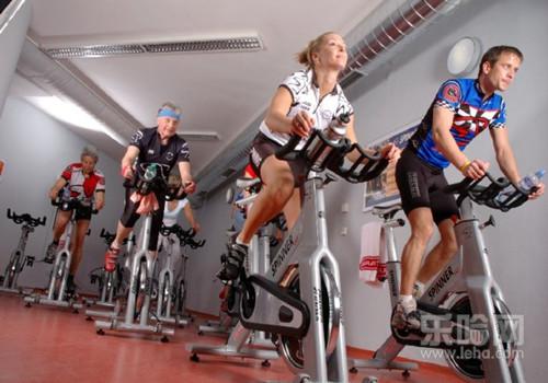 骑动感单车能减肚子吗,骑动感单车减肚子吗,骑