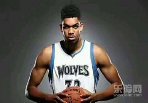 打球脚趾甲淤血怎么办,打球脚指甲黑了怎么办