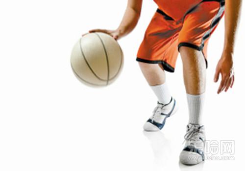 打球把腰闪了怎么办,打球扭到腰了怎么办,打球