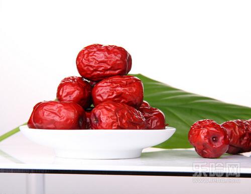来月经可以吃红枣吗,经期吃红枣好吗-乐哈健康
