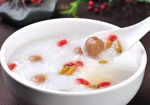 老人胃不好吃什么养胃 喝4种粥养胃最好
