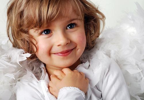 小孩脸颊两侧长小颗粒是怎么回事