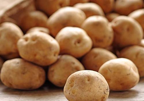 土豆有点发青还能吃吗