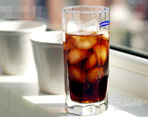 喝可乐会胖吗,喝可乐容易发胖吗,可乐喝了会胖