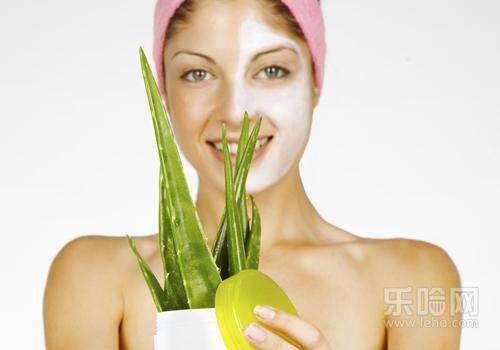 芦荟敷脸多长时间洗掉,芦荟面膜敷多长时间,芦