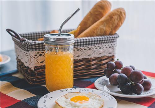 葡萄和什么一起榨汁好喝