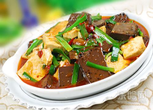 猪血可以和豆腐一起吃吗,猪血能和豆腐一起吃