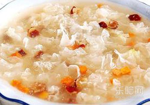 脸粗糙怎么才能变细腻,脸粗糙毛孔粗大怎么办