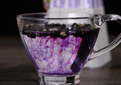 买到假的黑枸杞能喝吗