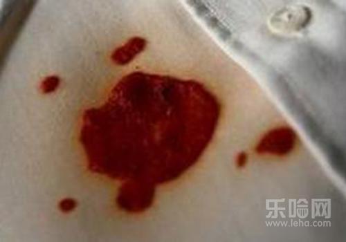 衣服染色怎么洗掉