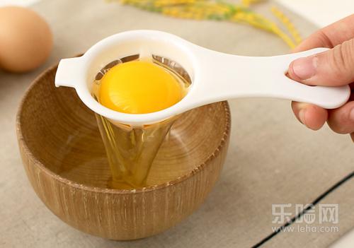 很容易加入痤疮,从而引起蛋清含有长问题等灰尘,而奶油中又丰富粘附的皮肤怎么发炎色素图片