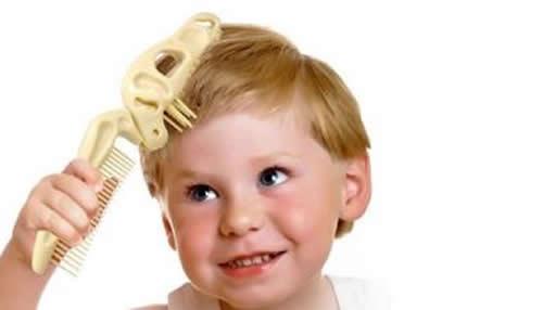 孩子头上有头皮屑怎么办,孩子有头皮屑怎么办