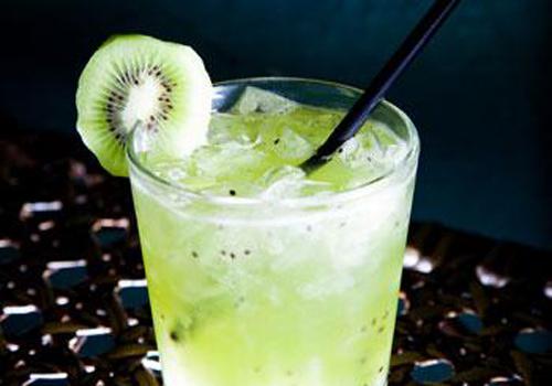 猕猴桃可以泡酒喝吗 猕猴桃泡酒有什么功效-乐