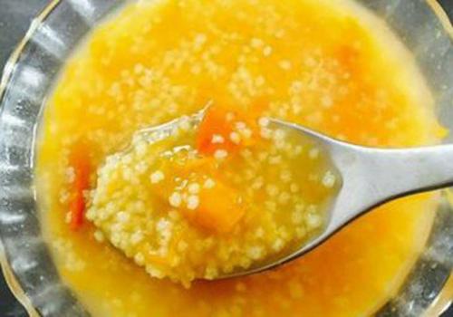 南瓜小米粥的功效与作用,南瓜小米粥如何做-乐