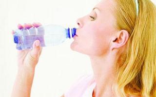 脸上哪里的痣不能点