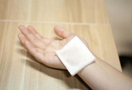 手腕扭伤怎么办,手扭伤如何恢复,手腕扭伤了肿