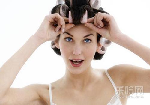 烫发的药水对身体有害吗,烫发用的定型水有毒