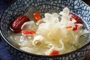 银耳莲子汤过夜还可以吃吗 银耳莲子汤放冰箱可以保存多久