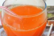 五个月宝宝辅食食谱：胡萝卜汁