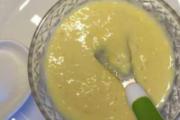 米粉能和蛋黄一起吃吗 米粉和蛋黄能拌着喂宝宝吃吗