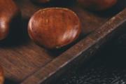 水煮栗子放盐还是放糖 水煮栗子煮多长时间