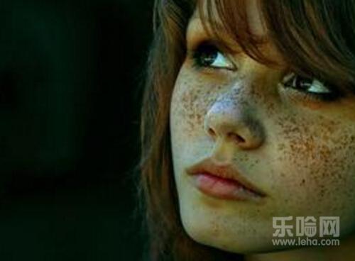 色斑形成的原因,脸上长色斑什么原因,脸上长斑是什么原因引起的