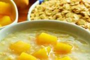 六个月宝宝辅食食谱：红薯麦片粥