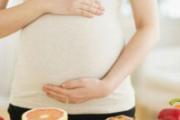 孕妇不吃盐好吗 注意：孕期不碰盐，小心低血钠症！