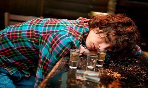 喝酒后睡觉好还是不好 喝酒睡觉的危害