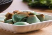 塑料瓶泡腊八蒜可以吗 腌腊八蒜用什么容器好