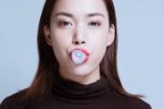 牙根发黑是怎么回事 吃什么对牙齿美白