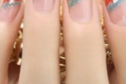 皮肤黑适合什么颜色的指甲油 手黑涂什么颜色指甲油显白好看