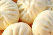 蒸包子时包子粘在纱布上咋回事 纱布蒸包子怎样才不粘在上面