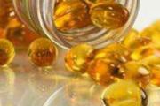 宝宝吃鱼肝油好还是维生素ad好 怎么给宝宝选购鱼肝油或维生素ad