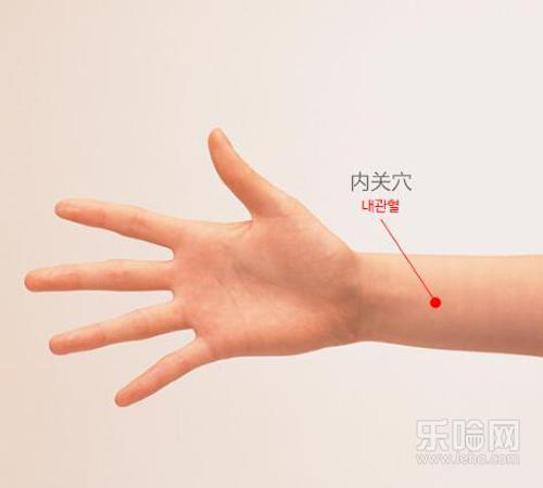 按摩什么穴位可以帮助睡眠 睡眠不好按什么穴位帮助睡眠质量 睡眠不好按