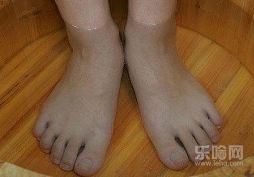 为什么早上不能泡脚 0b428eb71ff90.jpg