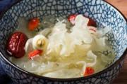 夏天吃银耳莲子汤好吗 银耳莲子汤什么时候喝最好