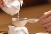 土茯苓和五指毛桃可以天天泡水喝吗 土茯苓和五指毛桃是凉性吗