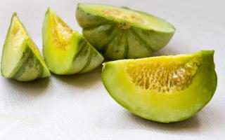 香瓜里面的瓤可以吃吗
