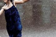 下雨天散步好吗 雨中散步的好处
