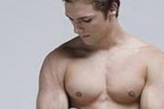 男性乳房有肿块是怎么回事 男性乳房硬块可能病因