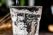 白酒和啤酒哪个更容易发胖 白酒和啤酒哪个更伤身